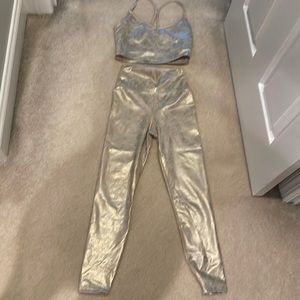 Carbon 38 yoga top/leggings set Gold